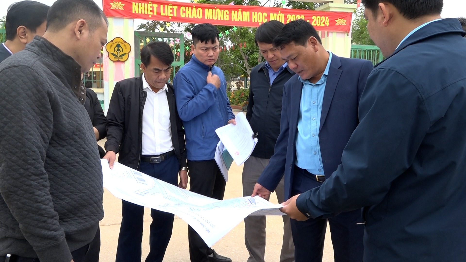Đồng chí Bí thư Huyện uỷ kiểm tra công tác GPMB các khu dân cư trên địa bàn huyện