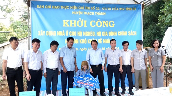 Trưởng Ban Tổ chức Tỉnh ủy Nguyễn Văn Hùng dự Lễ khởi công xây dựng nhà cho hộ nghèo, hộ gia đình chính sách, hộ còn khó khăn về nhà ở huyện Thạch Thành